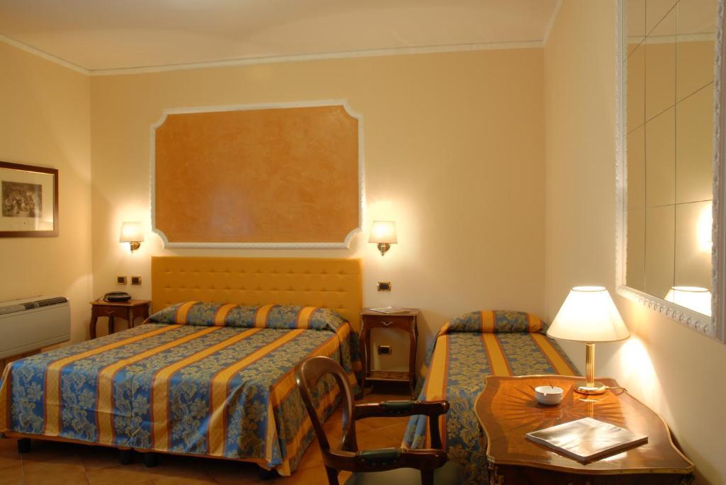 Hotel Mondial ראפאלו חדר תמונה